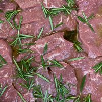 assets/images/5/Fleisch%20und%20Rosmarin-3a2be80e.jpg